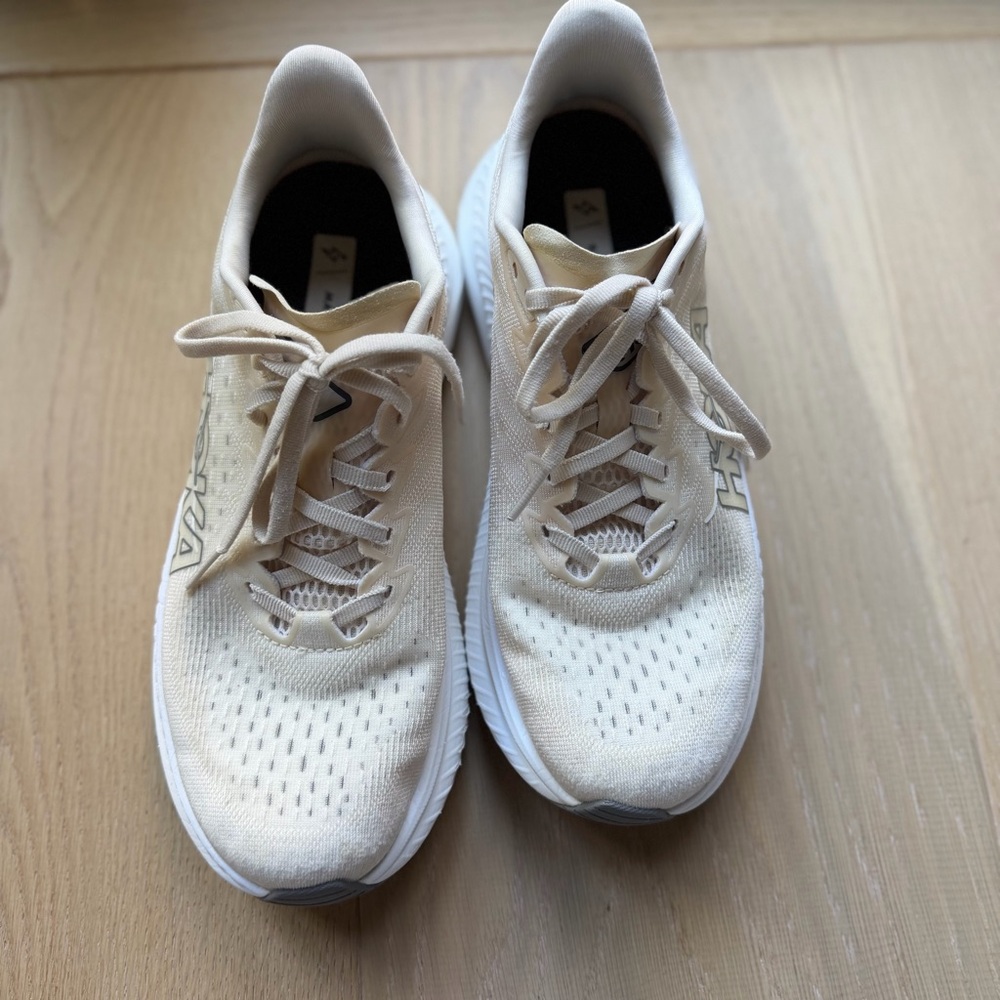 Hoka Mach 6 Athletic Sneakers